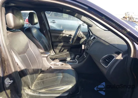 2011 Chrysler 200 Limited from USA, damaged, VIN 1C3BC2FG5BN532709